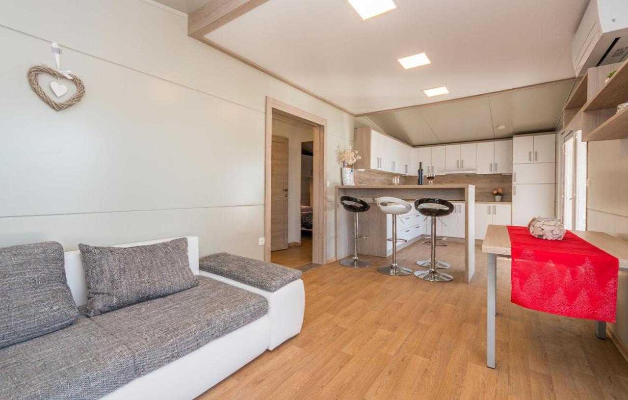 Mobile Home Rock Rose 1 Tkon Exterior photo